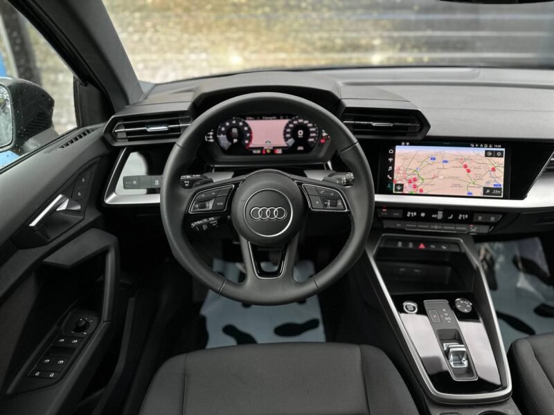AUDI A3 10/2023 1.0 BENZINE/HYBRIDE AUTOMAAT