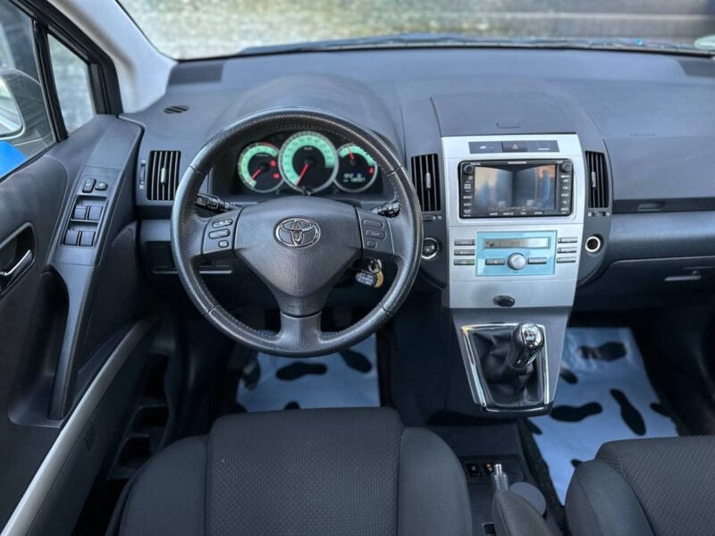 TOYOTA CORROLA VERSO 12/2004 1.8 130PK