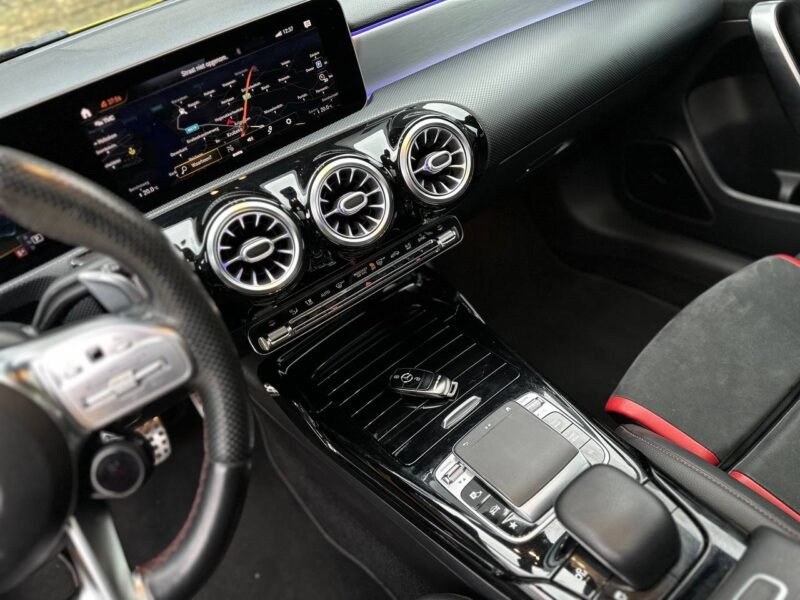 MERCEDES A35 AMG 2019 2.0 306PK BENZINE EURO6D