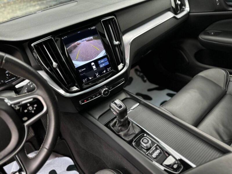 VOLVO S60 R-DESIGEN BENZINE EURO6D 310PK