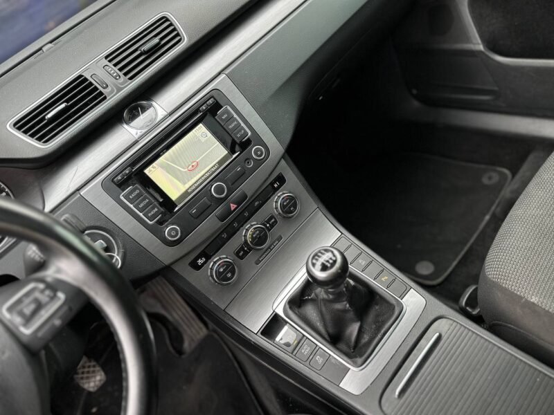 VOLKSWAGEN PASSAT 1.6 DIESEL 105PK