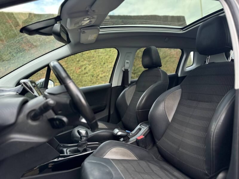 PEUGOET 2008 1.2 85PK 2015