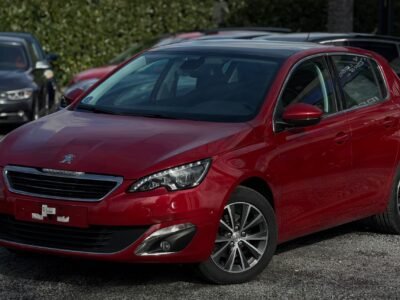 Peugeot 308 Benzien Automaat 2015
