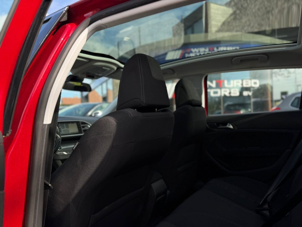 Peugeot 308 Benzien Automaat 2015