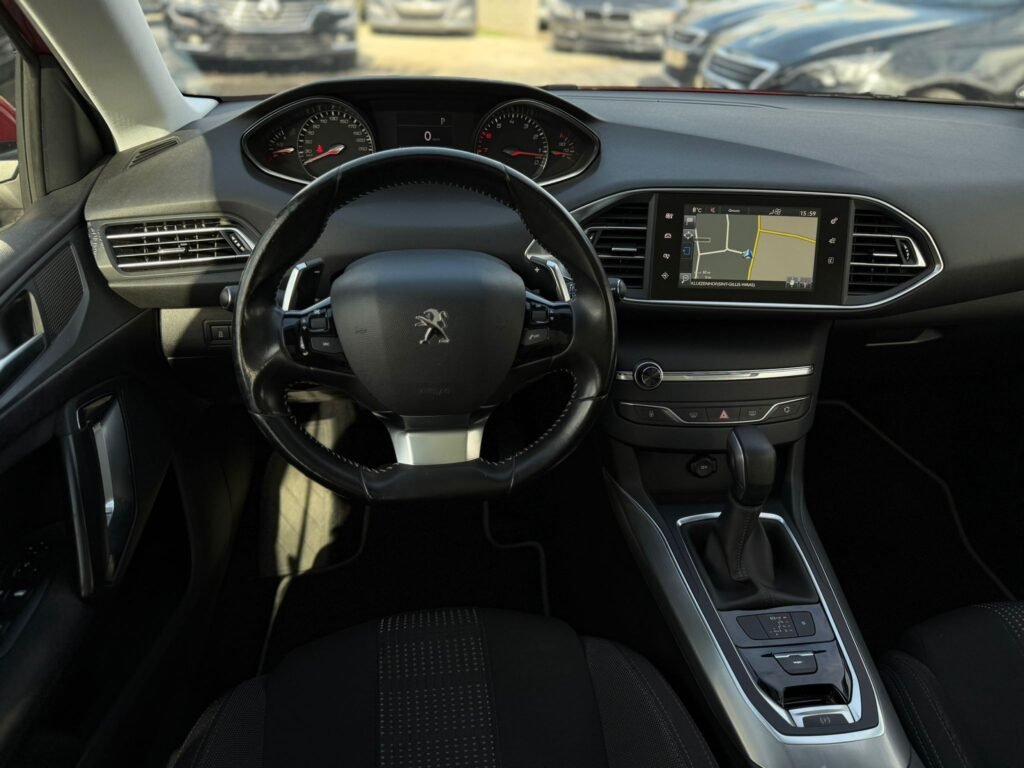 Peugeot 308 Benzien Automaat