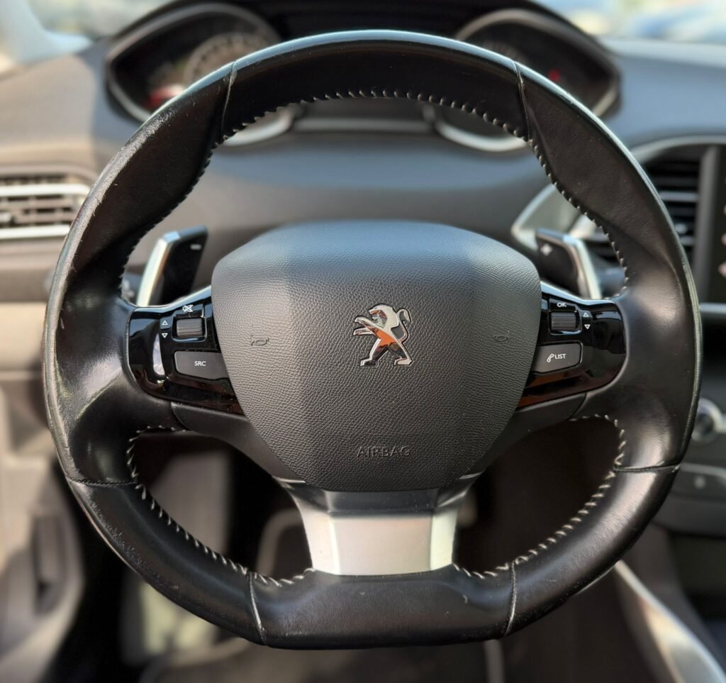 Peugeot 308 Benzien Automaat 2015