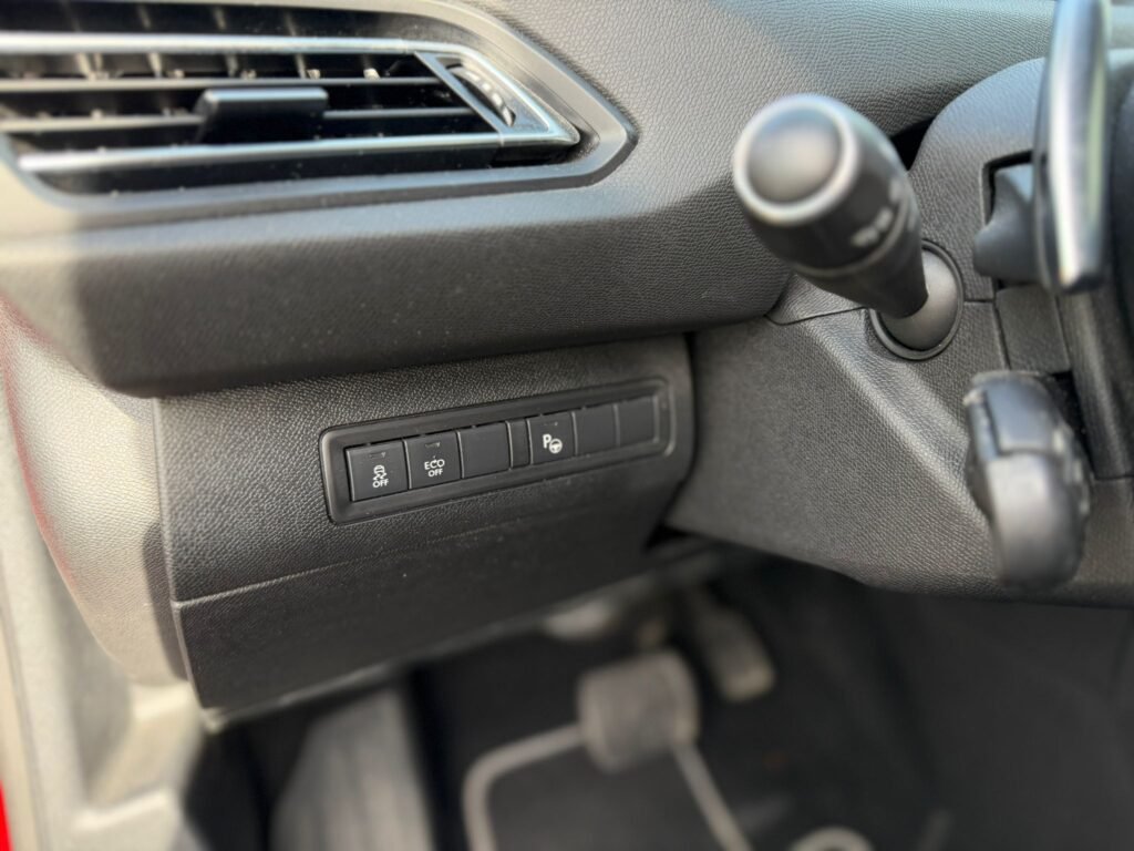 Peugeot 308 Benzien Automaat 2015