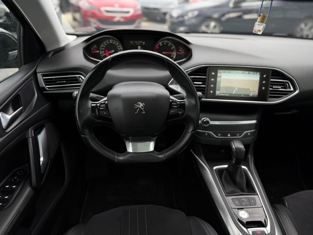 Peugeot 308 Benzien Automaat