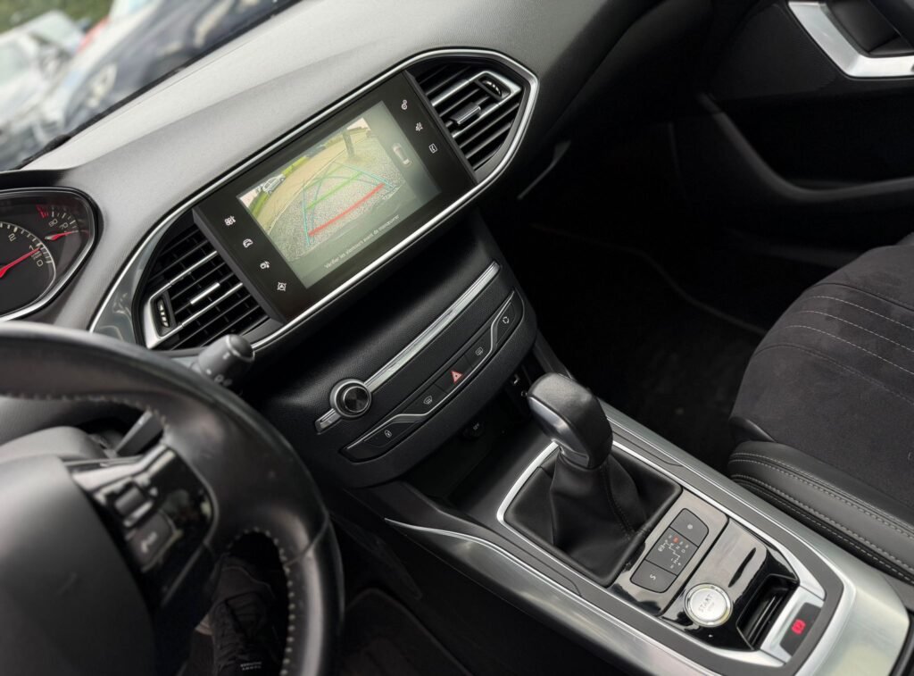 Peugeot 308 Benzien Automaat