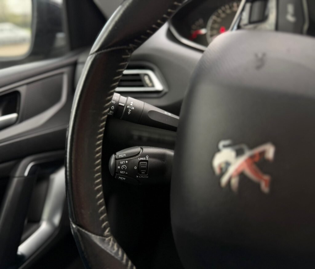 Peugeot 308 Benzien Automaat