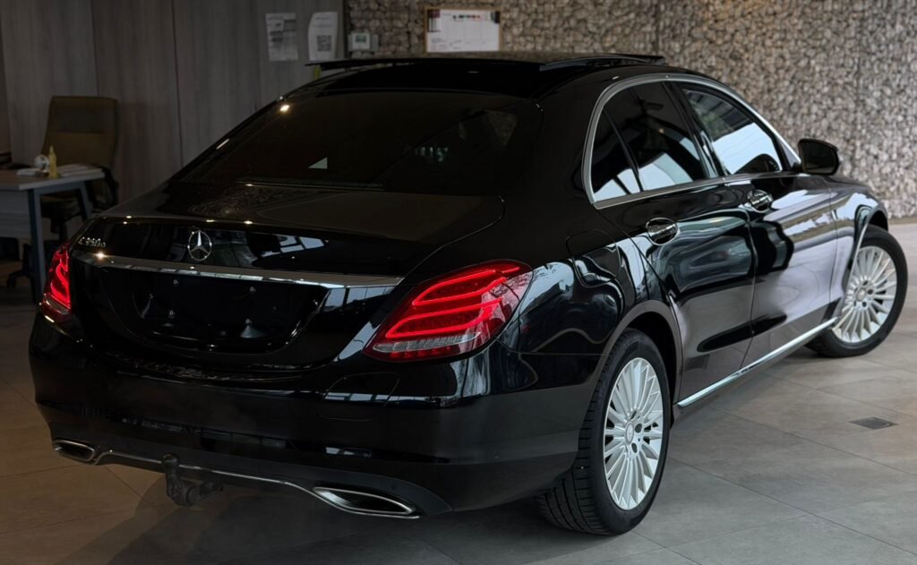 Mercedes C350e Full option