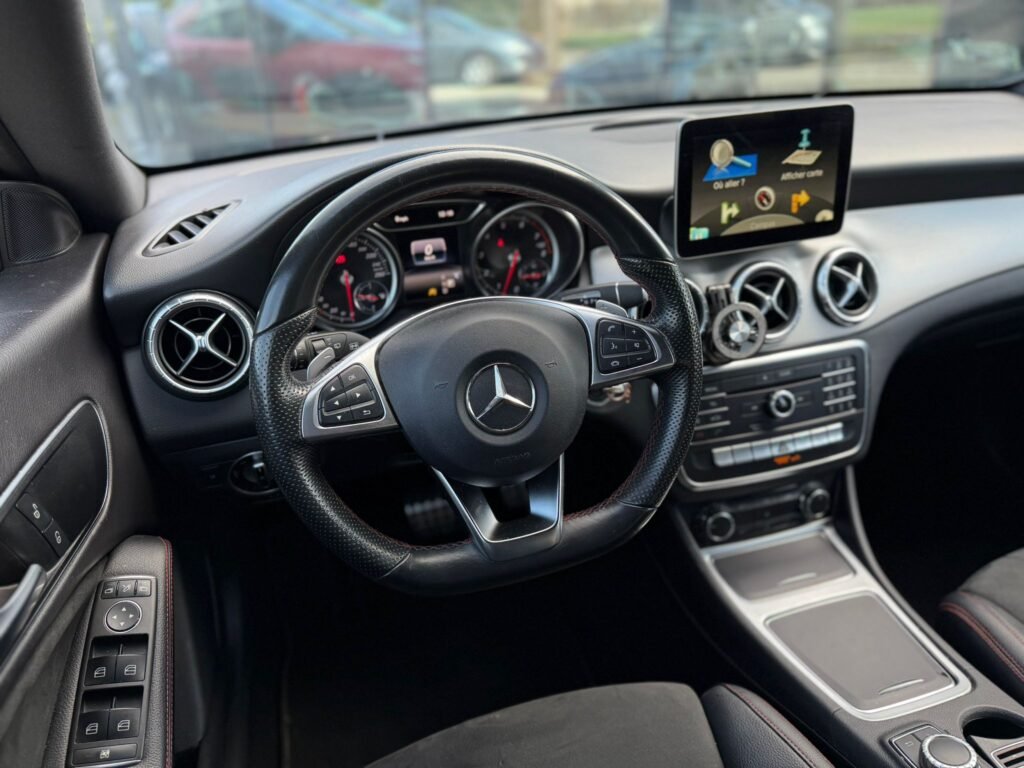 Mercedes Cla 180 AMG Benzien Automaat