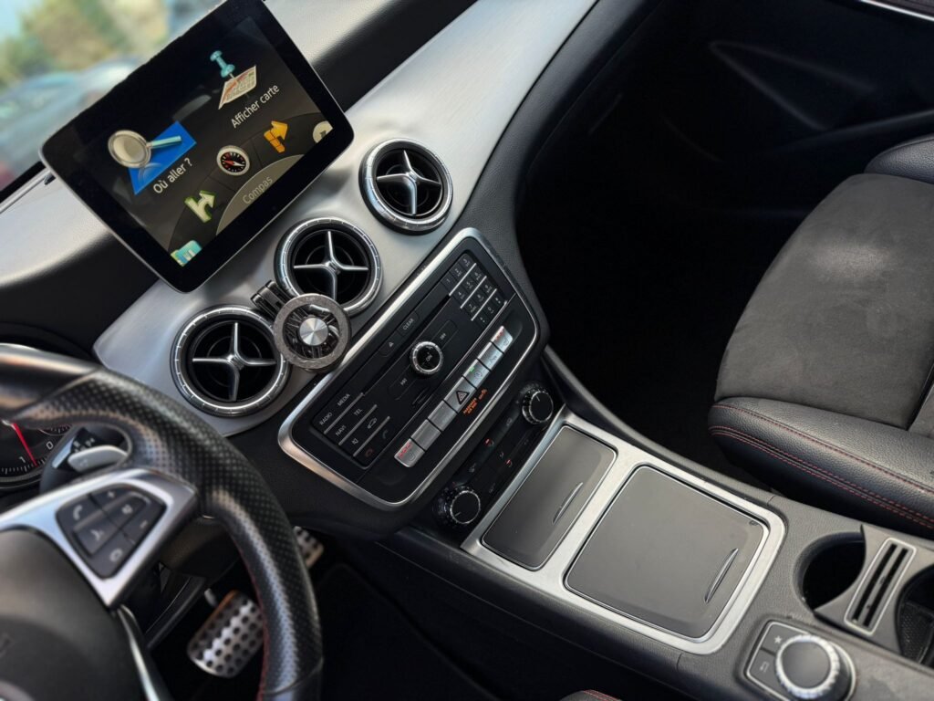 Mercedes Cla 180 AMG Benzien Automaat