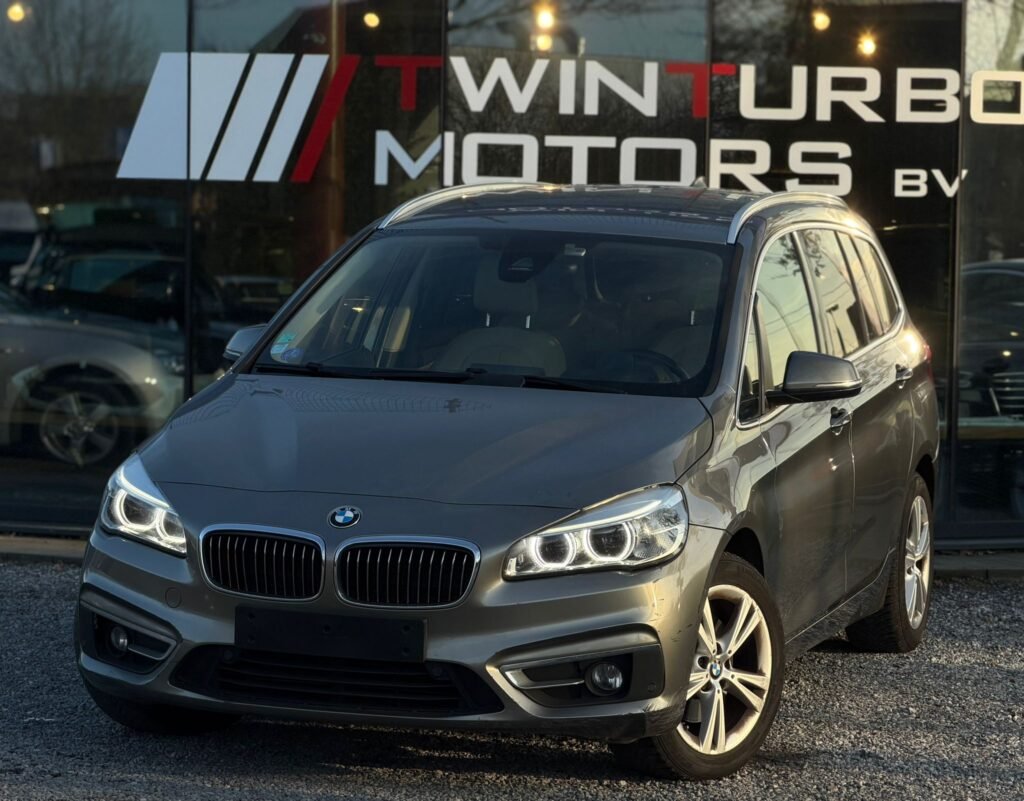 Bmw 218I Benzien 7ZTP Full option