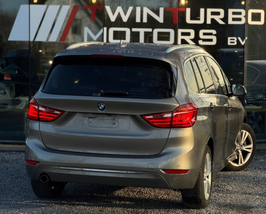 Bmw 218I Benzien 7ZTP Full option