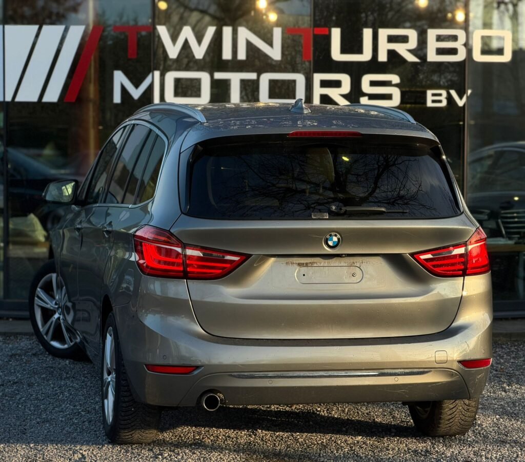 Bmw 218I Benzien 7ZTP Full option