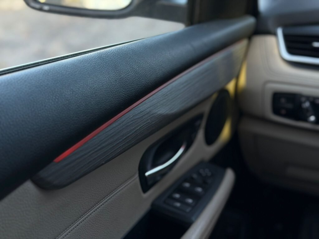 Bmw 218I Benzien 7ZTP Full option