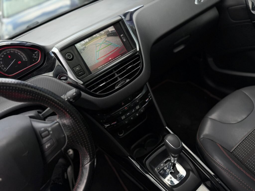 Peugeot 2008 Benzien Automaat Full option