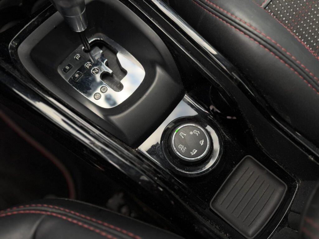 Peugeot 2008 Benzien Automaat Full option